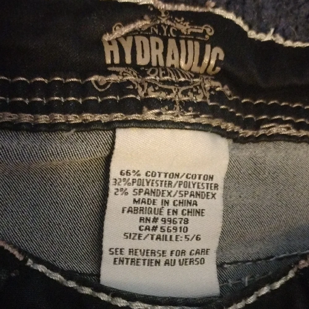 Hydraulic Women's Black Skinny Jeans with Contrast Stitching - Picture 2 of 11